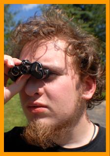 Young Man looking through miniature binoculars.
Junge mann durch ein miniatur fernglas.
Jeune homme regardant ba travers de jumelles.
Joven hombre observando con binoculares en miniatura.
Joven hombre observando con prismaticos en mniatura.
Ung Man med miniatyr kikare.
Giovane L'uomo con binocolo in miniatura.