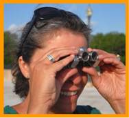 Woman with binoculars.
Femme aux jumelles.
Frau mit fernglas.
Mujer con binoculares.
Kvinna med kikare.
Donna con il binocolo.
Vrouw met verrekijker.
Kvinne med kikkert.
Kobieta z lornetki.
Muz s dalekohled.
Kvinde med kikkert.
Eg no tavcsovel.
Nainen jolla on kiikarit.
Muhler com binoculos.
Sieviete ar binokli.
Moteris su ziuronu.
6x15 binoculars.
6x15 jumelles.
6x15 fernglas.
