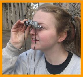 Pretty Girl looking through Binoculars.
Hubsche junge frau schaut durch ein fernglas.
Jolie jeune femme regardant a travers de jumelles.
Mujer joven y bonita mirando a traves de binoculares prismaticos.
Vaker ung kvinna som tittar genomkikare.
Bella giovane donna che guarda attraverso il binocolo.i
