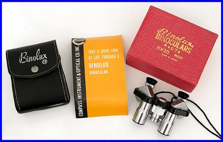 Binolux 8x20 binoculars with original box.
Jumelles Binolux 8x20 avec boite d'origine.
Binolux 8x20 fernglas mit originalverpakung.
Prismaticos Binolux 8x20 con caja original.
Binoculares Binolux 8x20 con caja original.
Binolux 8x20 kikare med originalkartong.
Binocolo Binolux 8x20 con scatola origiinale.