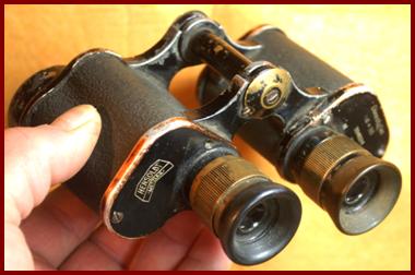 Hensoldt Wetzlar 6x30 dienstglas German military binoculars captured in Stalingrad.
Hensoldt Wetzlardienstglas 6x30 jumelles militares de l'armee Allemande capture.
Hensoldt Wetzlar 6x30 Bundeswehrmilitarfernglas dienstglas in Stalingrad erbeutet.
Hensoldt Wetzlar 6x30 Tyska armen militar kikare tillfangatagen i Stalingrad.
Hensoldt Wetzlar 6x30 binocolo militare dell'esercito tedesco catturato a Stalingrado.
Hensoldt Wetzlar 6x30 Duitseleger militaire verrekijker gevangen geomen Stalingrad.