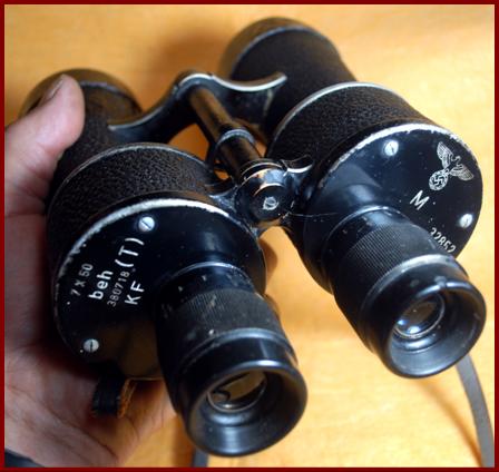 WWII Leitz 7x50 Naval Military Binoculars Captured from a Submarine 
Jumelles Militaires Leitz 7x50 Capturees a Partir D'un Sousmarin
Leitz 7x50 Militarfernglas con Einem U-Boot Erbutet
Leitz 7x50 Militar Kikare Fangad fran en ubat
Binoculares Militares Leitz 7x50 capturados Desde in Submarino