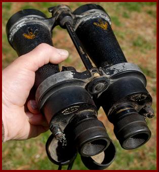 Barr & Stroud CF 41 British Navy military Binoculars
Barr & Stroud CF 41 jumelles militaires de la Marine Britannique.
Barr &  Stroud CF41 militarfernglas der Britischen marine.
Barr & Stroud CF41 binoculares militares de la armada Britanica.
Barr & Stroud CF 41 Brittiska flottans militaria kikare.
Barr & Stroud CF41 Britse marine militaire verrekijker.
Barr & Stroud CF41 binocolo militaire de la marina britannica.