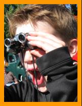 Boy looking through binoculars.
Junge shaut durch ein fernglas.
Garcon regardant a travers des jumelles.
Muchacho mirando a traves de binoculars.
Pojke som tittar genom kikare.
Ragazzo che guarda attraverso il binocolo.
Bou observing with binoculars.
Junge beobachtet mit einem fernglas.
Garcon observant avec des jumelles.
Muchacho observando con binoculares.
Pojke observerar med kikare.
Regazzo osserva con il binocolo.