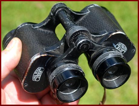 Carl Zeiss Jena 8x30 Deltrintem Swedish Military Binoculars
Carl Zeiss Jena 8x30 Deltrintem Svensk Militar Kikare
Carl Zeiss Jena 8x30 Deltrintem Jumelles Militaires Suedoises
Carl Zeiss Jena 8x30 Deltrintem Schwedisches Militarfernglas
Carl Zeiss Jena 8x30 Deltrintem Binoculares Militares Suecosb