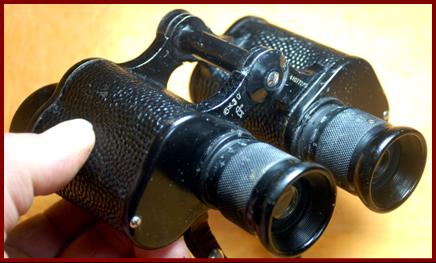 1944 WWII Russian KOMZ 6x30 Binoculars Captured by German Panzer Unit
Aleman Capturado 1944 Ruso KOMZ 6x30 Binoculares Militares
Alemands Captures 1944 Jumelles Militaires Russes KOMZ 6x30
Tysk Tillfangatagen 1944 Ryska KOMZ 6x30 Militar Kikare