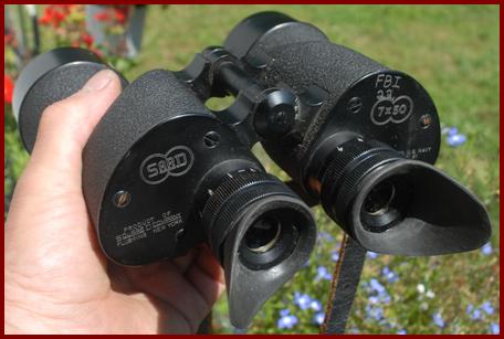 FBI Marked Sard BU Aero Bureau of Aeronautics US Navy Mark 21 binoculars.
Federal Bureau of Investigation US Navy Mark 21 militarfernglas.