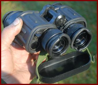 Romanian I.O.R. 7x40 military binoculars.
Jumelles militaires roumaines I.O.R. 7x40.
Rumanisches I.O.R. 7x40 militarfernglas.
Binoculares militares Rumanos I.O.R. 7x40.
Binocolo militare Rumeno  I.O.R. 7x40.
Rumansk militar kikare I.O.R. 7x40.
Roemeense militaire verrekijker I O.R. 7x40.
Runensk militaer kikkrt  I.O.R 7x40. 