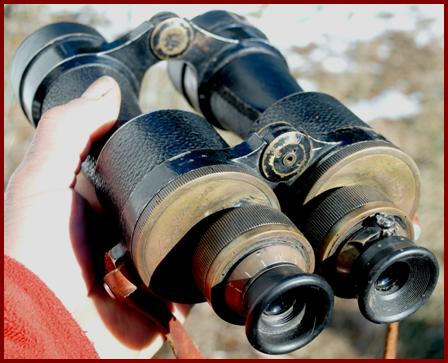  French Navy Huet 1933 10x50 binoculars Model 1933 Type 1.
Huet 1933  10x50 Jumelles militaires modele 1933 de la marine francaise.
Huet 193310x50  Militarfernglas de franzosischen marine, modell 1933.
Huet 1933 10x50  Fransk marinmodell 1933 Militar kikare.
Huet 1933 10x50  binoculares militares modelo 1933 de la armada francesca.