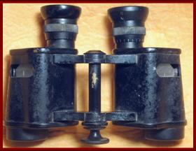 Goerz 6x30 military binoculars cut away or sectioned as training binoculars.
Jumelles militaires Goerz 6x30 decoupees ou sectionees comme jumelles d'entrainement.
Goerz militarfernglas 6x30 als trainingsfernglas weggeschnitten oder geschnitten.
Binocolo militare Goerz 6x30 tagliato via o sezionato come binocolo da addestramento.
Goerz 6x30  militaire verrekijker weggesneden of doorsneden als trainings verrekijker.
Los binoculares militares Goerz 6x30 cortados o seccionados como binoculares de entrenamiento.
Goerz 6x30 militara kikare skars bort eller sektioneras som traningskikare.
Goerz 6x30 militaere kikkert kuttet bort eller seksjonert som trenings kikkert.