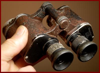 1941/1942 German Army DYM 6x30 Dienstglas military binoculars.
1941/1942 DYM 6x30 Dienstglas jumelles militaires de l'armee Allemande.
1941/1942 DYM 6x30 Dienstglas militarfernglaser der Bundeswehr.
1941/1942 DYM 6x30 Dienstglas binoculares militares del ejercito Alemain.
1941/1942 DYM 6x30 Dienstglas tyska armens militara kikare.
1941/1942 DYM 6x30 Dienstglas binocolo militare dell'eserciti Tedesco.
1941/1942 DYM 6x30 Dienstglas militaire verrekijker van het Duitse leger.
1941/1942 DYM 6x30 Dienstglas den Tyske haerens militaiere kikkert.
1941/1942 DYM 6x30 Dienstglas lornetka wojskowa armii Niemwmieckiej.
1941/1942 DYM 6x30 Dienstglas vojensky dalekohled Nemecke armady.
1941/1942 DYM 6x30 Dienstglas den tyske haers militaere kikkert.
1941/1942 DYM 6x30 Dienstglas a nemet hadsereg katinai tavcsovel.
1941/1942 DYM 6x30 Dienstglas Saksan armeijan sotilaskiikarit.
1941/1942 DYM 6x30 Dienstglas binoculosmilitares do exercito Alemao.
1941/1942 DYM 6x30 Dienstglas Vacijas armijas militarais binoklis.
1941/1942 DYM 6x30 Dienstglas Vokietijos armijos karinai ziuronai.