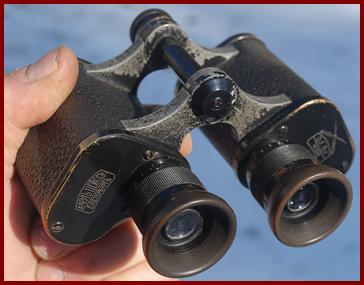 Carl Zeiss St. Petersburg 8x24 Russian army binoculars.
Carl Zeiss St. Petersburg 8x24  jumelles militares de russichen armee.
Carl zeiss St. Petersburg 8x24 militarisches fernglas de russischen armee.
Carl Zeiss St Petersburg 8x24 Russische leger militaire verrekijker.
Carl zeiss St Petersburg 8x24  binocolo militare dell'esercito russe.
Carl Zeiss St Petersburg 8x24 binoculares militares del ejercito ruso.
Carl Zeiss St Petersburg 8x24 Ryska arnmens militara kikare.