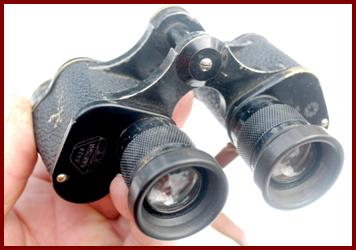 WWII Japanese military binoculars
WWII Japanese army binoculars.
Japanese WWII Kaikosha K.T. 6x24 Military Binoculars.
Kaikosha K.T. 6x24 jumelles militaires Japonaises.
Kaikosha K.T. 6x24 Japanisches militarfernglas.
Kaikosha K.T. 6x24 binoculares militares del ejercito Japones.
Kaikosha K.T. 6x24 prismaticos militares del ejercito Japones.
Kaikosha K.T. 6x24 binocolo militare dell'esercito Giapponese
Kaikosha K.T. 6x24  verrekijker van het Japanese leger
Kaikosha K.T. 6x24 lornetka wojskowa armii Japonskiej.
Kaikosha K.T. 6x24 vojenske dalekohledy Japonske armady.
Kaikosha K.T. 6x24Japansk haer militaer kikkert.
Kaikosha K.T. 6x24 Japan hadsereg katonai ntavcsovei.
Kaikosha K.T. 6x24 Japanin hadsereg katonai tavcsovei.
Kaikosha K.T. 6x24 Japanin armeijan kiikarit.
Kaikosha K.T. 6x24 binoculos militares do exercito Japones.
Kaikosha K.T. 6x24 Japanas armijas militarais binoklis.
Kaikosha K.T. 6x24 Japoniijos armijos karimiai ziuronai. 
 