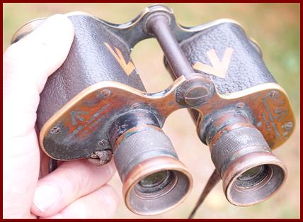 Ross London British army military binoculars. 
Ross London jumelles militaires d'larmee Britannique.
Ross London militarfernglas de Britischen armee.
Ross London binoculares militresdel ejercito Britanico.
Ross London Brittiska armens militsra kikare.
Ross London binocolo militre dell'esercito Britannico.
Ross London militaier verrekijker van het Britse leger.
Ross London den Britiske haerens militaere kikkert.
Ross London lornetka wojskowa armil Brytyjskiej.
Ross London vojensky dalekohled Nritske armady.
Ross London den Britiske haers militaerkikkert.
Ross London a Brit hadsereg katonai tavcsovel
Ross London Britannian armeijan armeijan kikarit.
Ross London binoculos militares do exercito Britanico.
Ross London Britu armijas militarais binoklis.
Ross London Britu armijos kariniai ziuronai.
 