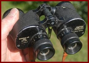 Universal Camera Corp M6 6x30 U.S. Army binoculars.
Universal Camera Corp M6 6x30 jumelles militaires de l'armee Americaine.
Universal Camera Corp M6 6x30 militarfernglaser der US-Armee.
Universal Camera Corp M6 6x30 binoculares militares del ejercito de los Estados  
   Unidos.
Universal Camera Corp M6 6x30 militarkikare av den Amerikanska armen
Universal Camera Corp M6 6x30 binocolo militare dell'escercito Americano.
Universal Camera Corp M6 6x30 militaire verrekijker van het Amerikaanse leger.
Universal Camera Corp M6 6x30 militaere kikkert av den Amerikanske haeren.
Universal Camera Corp M6 6x30 lornetka wojskowa armii Amerykanskiej.
Universal Camera Corp M6 6x30 vojenske dalekohledy Americke armady.
Universal Camera Corp M6 6x30 militaer kikkert af den Amerikanske haer.
Universal Camera Corp M6 6x30 az Amerikai hadsereg katonai tavcsovei.
Uniiversal Camera Corp M6 6x30 Yhdysvaltain armeijan sotilaskiikarit.
Universal Camera Corp M6 6x30 binoculos militares do exercito dos EUA.
Universal Camera Corp M6 6x30 ASV armijas militarais binoklis.
Universal camera Corp M6 6x30 JAV kariuomenes karinai ziuronai.