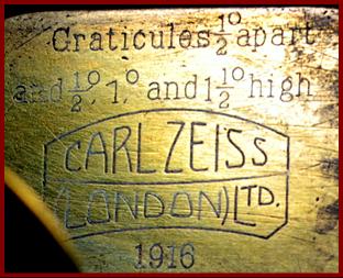 1916 Carl Zeiss London British military binoculars.
1916 Carl Zeiss London jumelles militaires de l'armee Britannique.
1916 Carl Zeiss London militarfernglas der Britischen armee.
1916 carl Zeiss London militares del ejercito Britanico.