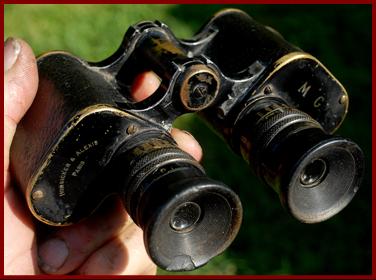 Hunsicker & Alexis  MG Ministre de Guerre French army military binoculars.
Hunsicker & Alexis MG Ministre de Guerre militarfernglas de Franzosischen armee.
Hunsicker & Alexis MG Ministre de Guerre jumelles militares de l'armee de Francaise.
Hunsicker & Alexis MG Ministre de Guerre prismaticos militares de la Francesa.
Hunsicker & Alexis MG Ministre de Guerre Franska armens militara kikare.
Hunsicker & Alexis MG Ministre de Guerre Prismaticos militares del ejercito  Frances.
Hunsicker & Alexis MG Ministre de Guerre binocolo militare ell'esercito francese.
Hunsicker & Alexis MG Ministre de Guerre Franse keger militaire verrekijker.
Hunsicker & Alexis MG Ministre de Guerre den Franske haerens militaere kikkert.
Hunsicker & Alexis MG Ministre de Guerre lornetka wojskowa armil Francuskiej.
Hunsicker & Alexis Ministre de Guerre vojensky dalekohled Francouzske armady.
Hunsicker & Alexis MG Ministre de Guerre a Franscia hadsereg katonal tavcsovel.
Hunsicker & Alexis MG Ministre de Guerre ranskan armeijan kiikarit.
Hunsicker & Alexis MG Ministre de Guerre binoculos militares do exercito Frances.
Hunsicker & Alexis MG Ministre de Guerre Francijas armijas militarais binoklis.
Hunsicker & Alexis MC Ministre de Guerre Prancuzijos armijos karinial ziuronal. 