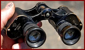 Yamato 6x9.3 Japanese army military binoculars.
Yamato 6x9.3 jumelles militaires de l'armee Japonaise.
Yamato 6x9.3  militarfernglas de Japonischen armee.
Yamato 6x9.3  binoculares militares del ejercito Japones
Yamato 6x9.3 Japanska armens militara kikare.
Yamato 6x9.3  binocolo militare dall'scerto Giapponese.
Yamato 6x9.3 militaire verrekijker van het Japanse leger.
Yamato 6x9.3 Japansk haer militaer kikkert.
Yamato 6x9.3 kornetka wojskowa armii Japanskie.
Yamato 6x9.3 vojenske haer militaer kikkert.
Yamato 6x9.3 Japansk haer militaer kikkert.
Yamato 6x9.3 Japan hadsereg katonai tavcsovel.
Yamato 6x9.3  Japanin armeijan kiikarit.
Yamato 6x9.3 binoculos militares do exercito Japones.
Yamato 6x9.3 Japanas armijas militarais binoklis.
Yamato 6x9.3 Japonijos armijos kariniai ziuronai.
日本軍の双眼鏡
日本陸軍雙筒望遠鏡
일본 육군 쌍안경
Κιάλια ιαπωνικού στρατού
Бинокли японской армии
משקפת הצבא היפני
जापानी सेना की दूरबीन
مناظير الجيش الياباني


